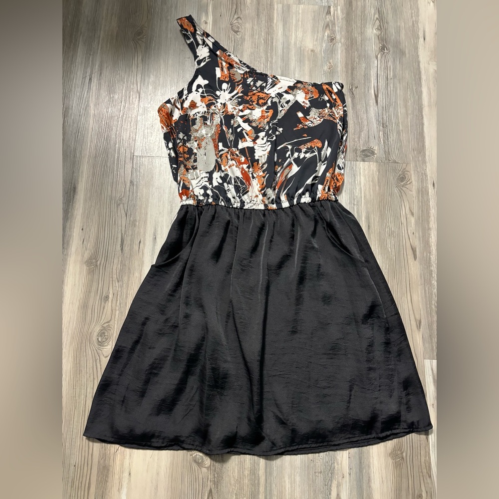Alya One-Shoulder Black and Rust  Dress with pockets